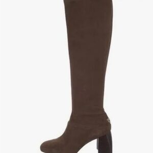 Tory Burch Sidney Knee High Pull On 70 mm Suede Boots in Brown. Size 8